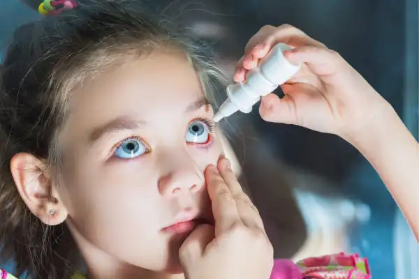 درمان عفونت چشم کودکان