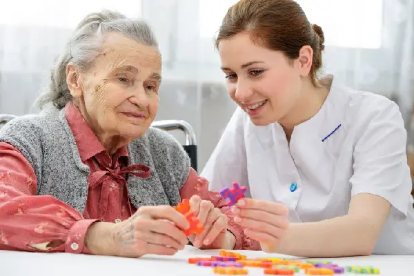 تجهیزات لازم برای پذیرایی پرستار سالمند
