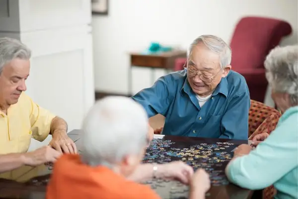 تامین نیازهای اجتماعی سالمندان توسط پرستار سالمند